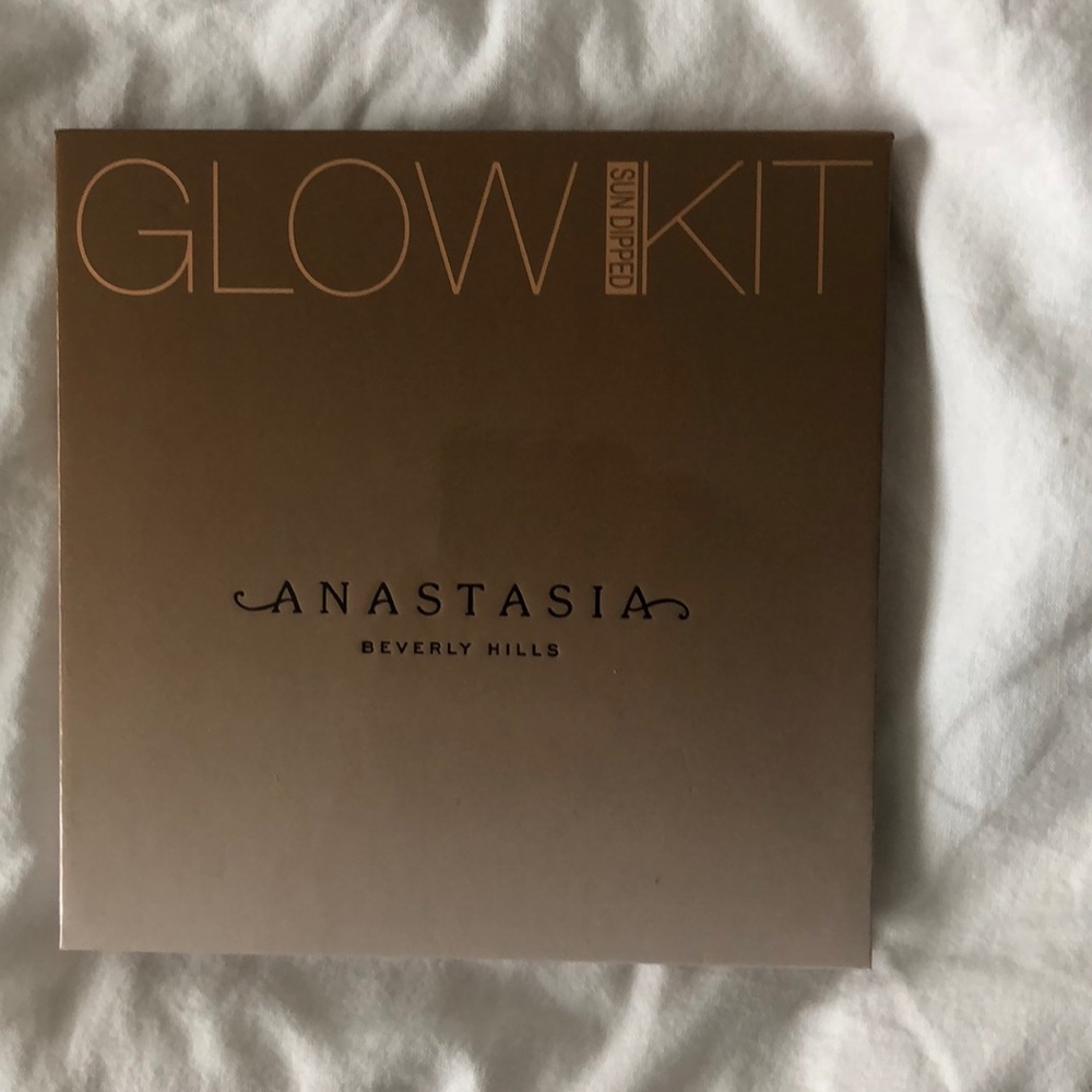 Anastasia Beverly Hills glow kit